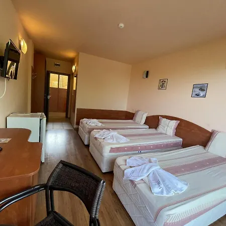 Vega Hotel 2*