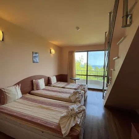 Vega Hotel 2*